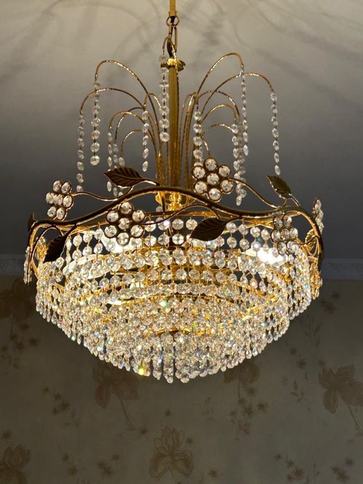 Люстра хрустальная 6-рожковая срочно!