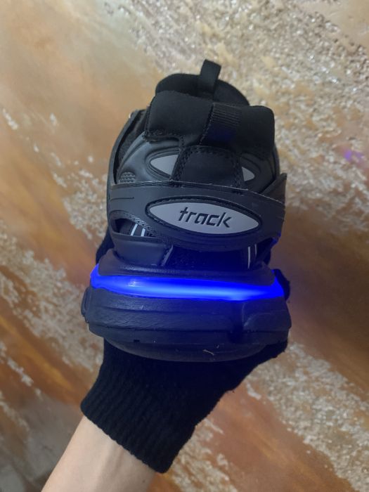 Vand balenciaga track led full box accesori