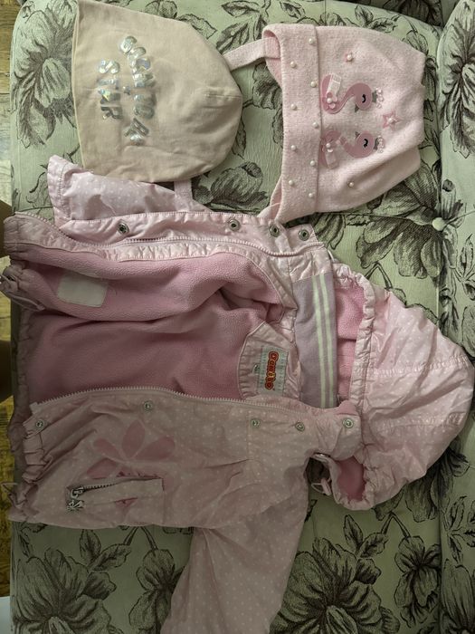 Отдам бесплатно детскую одежду на девочку до года