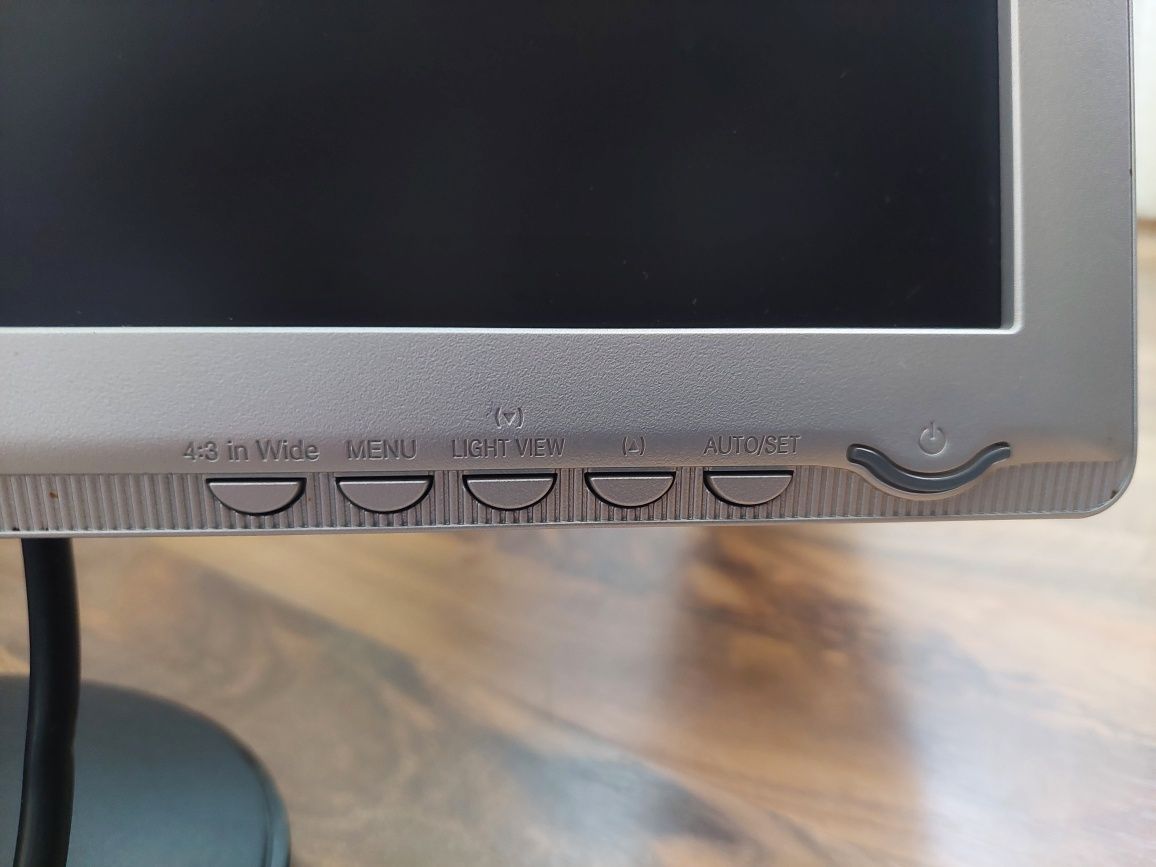 Monitor LG flatron ,diagonala 19 inch ,stare buna