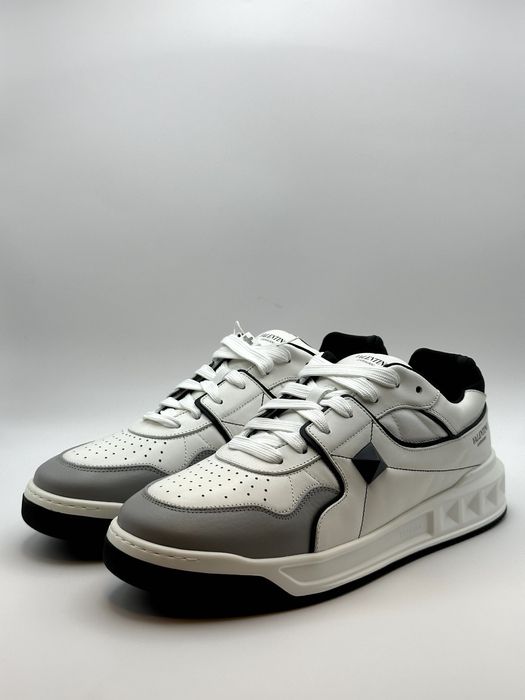 Valentino One Stud Low-Top White/Grey Sneakers
