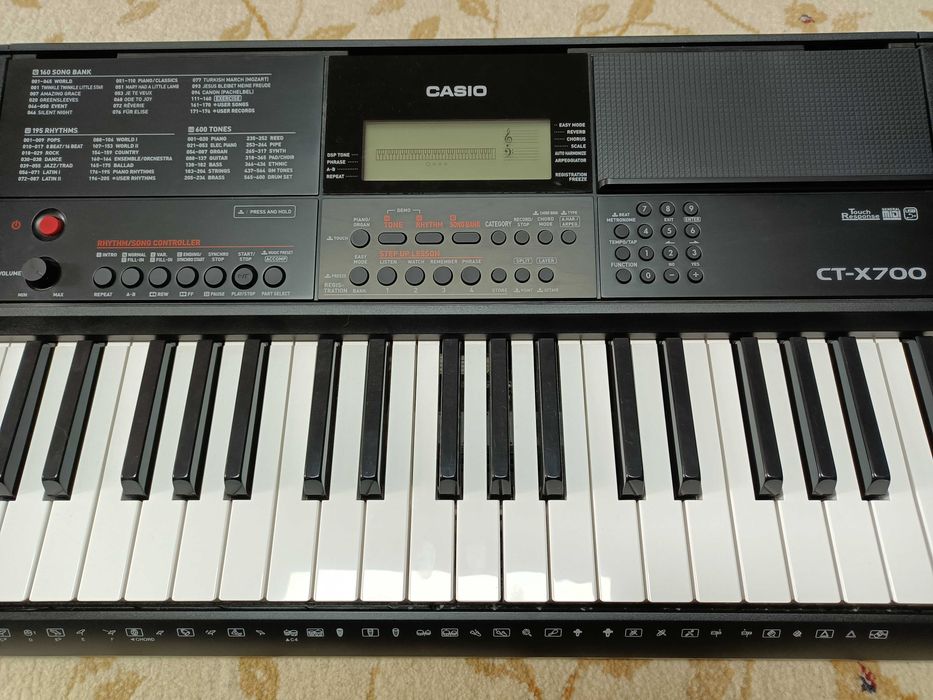 Orga CASIO CT-X700