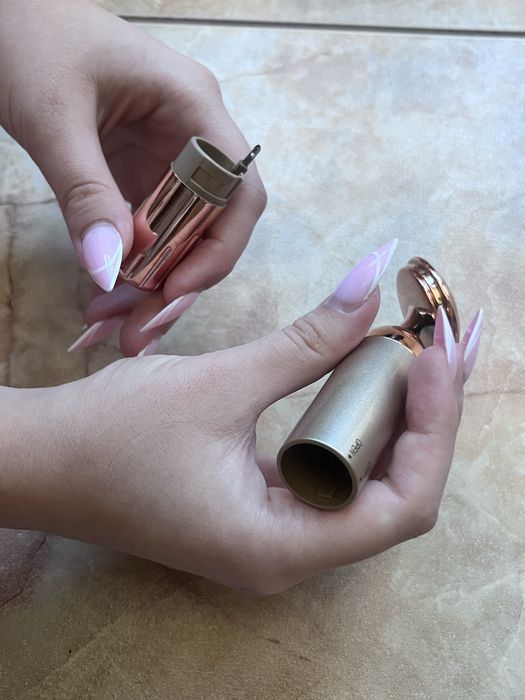 Вибриращ масажор за лице