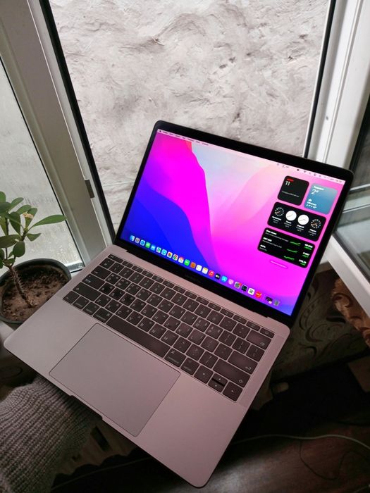 Свой топ MacBook PRO. Состояние отличное топ.