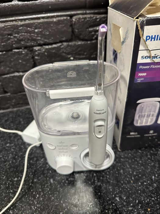 Ирригатор Philips Sonicare Power Flosser 7000