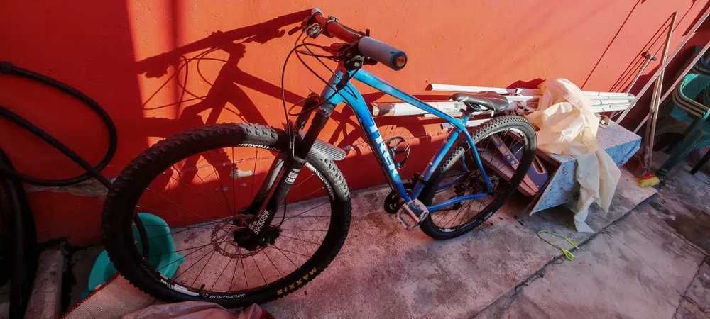 Bicicleta TREK(Furca RockShox)