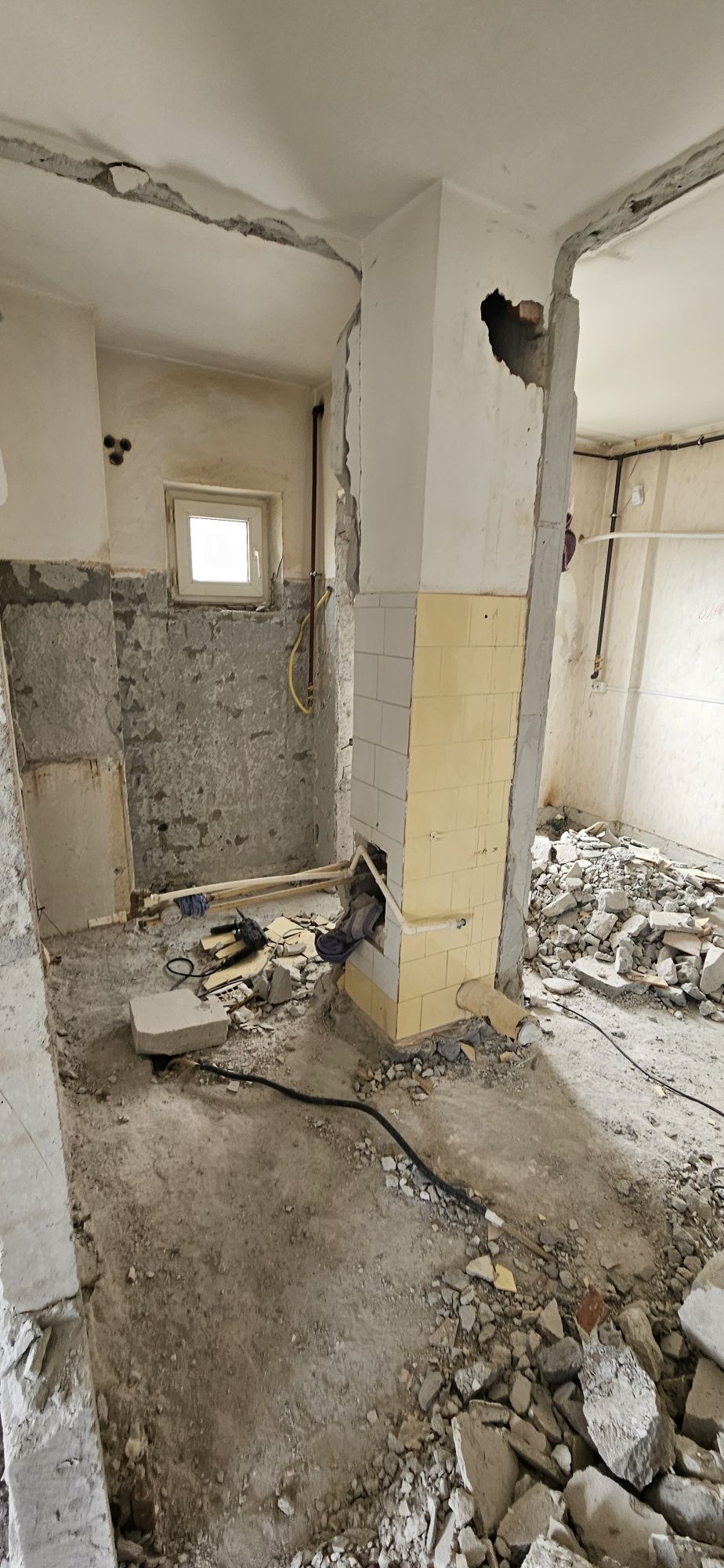 Pregătim apartamente pentru decopertat demolat  raschetat
