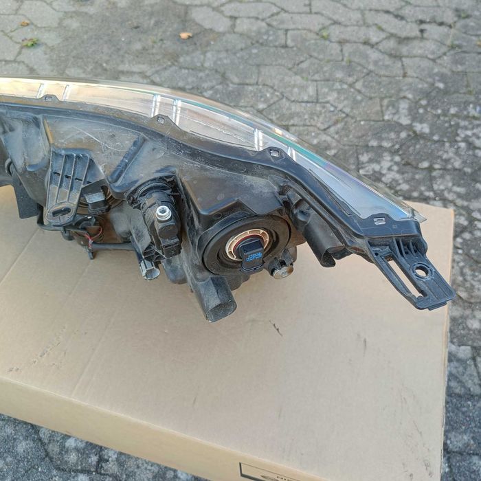 Oригинални фарове Nissan Qashqai J 11 2017-
