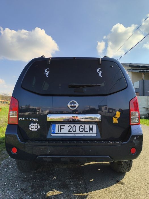 Nissan Pathfinder 7 locuri 2.5 190 CP