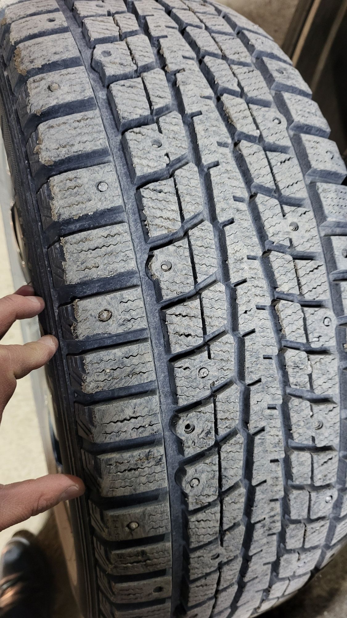 Зимние шины и диски в комплекте 225/55 R18