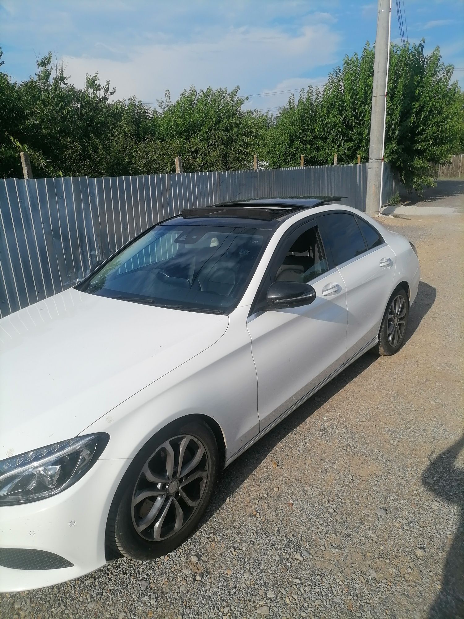 Dezmembrez Mercedes c 350e w205