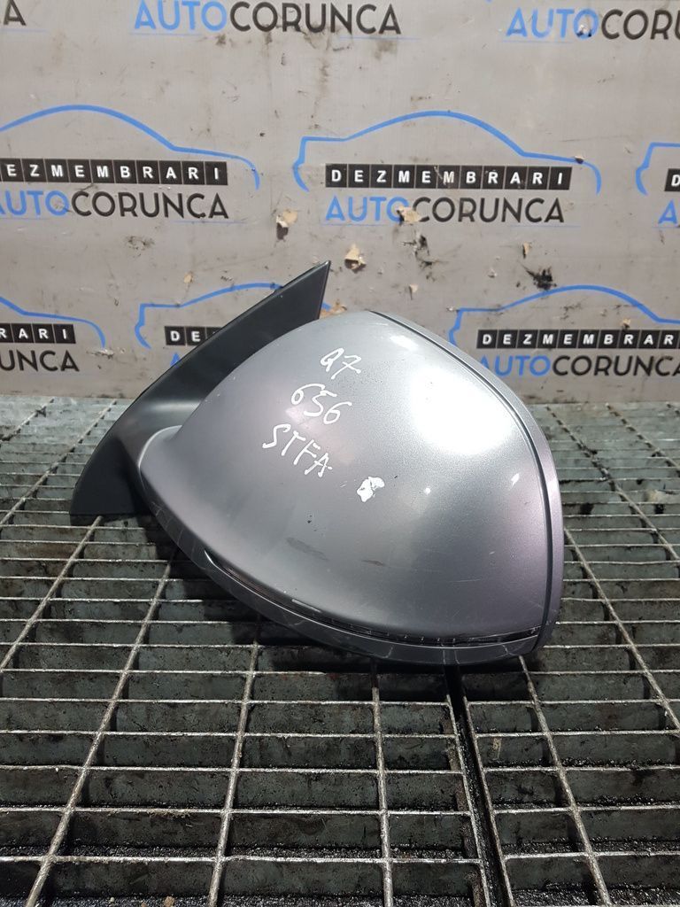 Oglinda stanga Audi Q7 2005 - 2009 4 Usi Argintiu (656) Fara rabatare