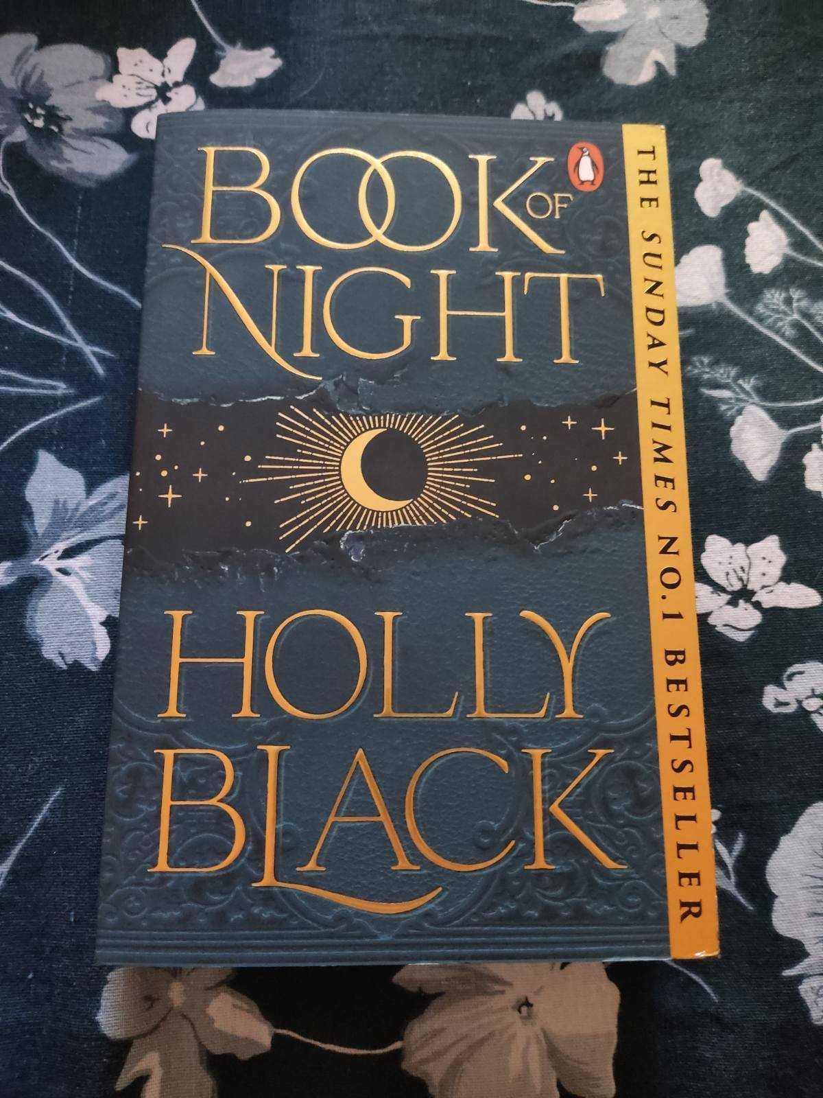 Книга 
Book of Night, Holly Black, на английски