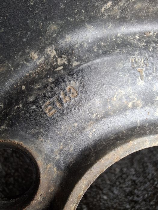 Roata cu anvelope de iarnă Nexen 185/55 R14 80T și jante tabla