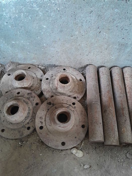 Vand  4 butuci  pentru remorca