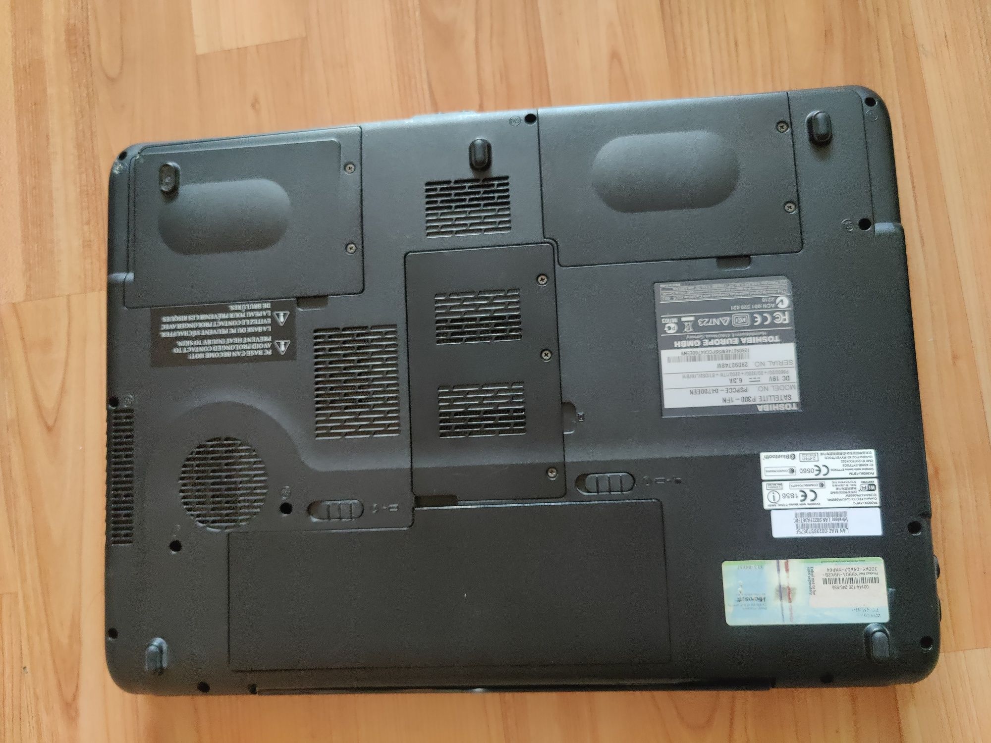 Laptop TToshiba Satellite P300-1FN nefunctional