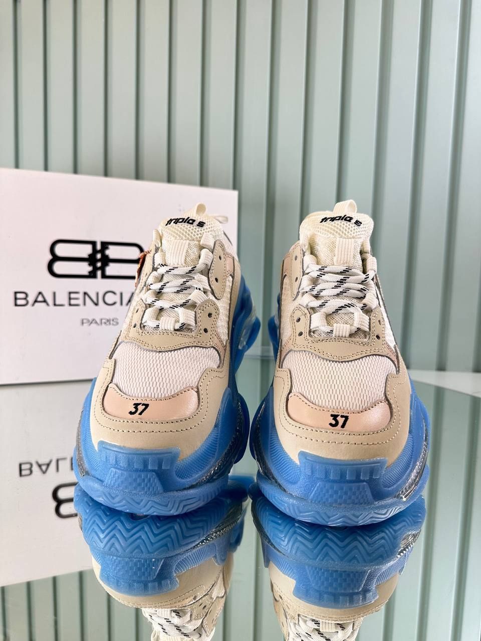 Balenciaga din piele naturală