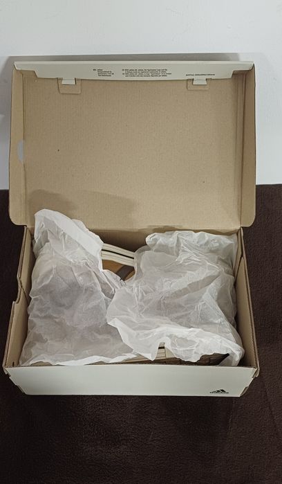 ADIDAS nou (negociabil)