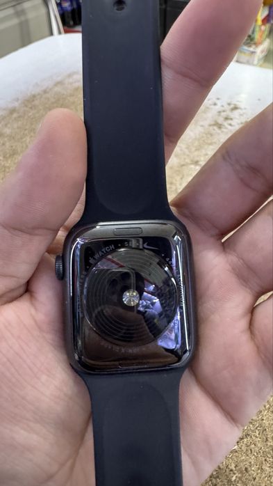 Apple watch SE nike+ sotiladi