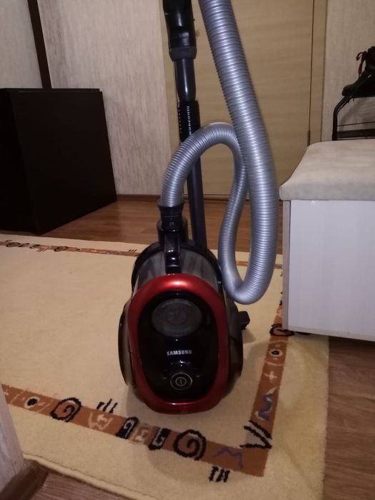 Продам пылесос на запчасти