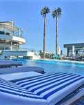 Escapadă de 5 stele în Mamaia Nord – Studio cu terasă și plajă privată