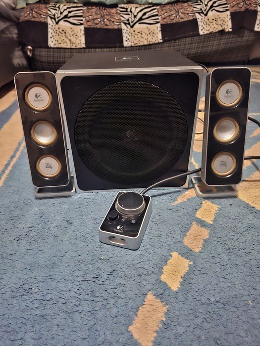 Vand sistem audio loghitech z4 perfect functionabil!!