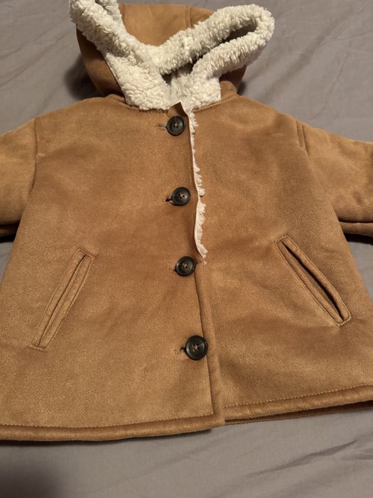 Cojocel Zara Nou, fara eticheta.