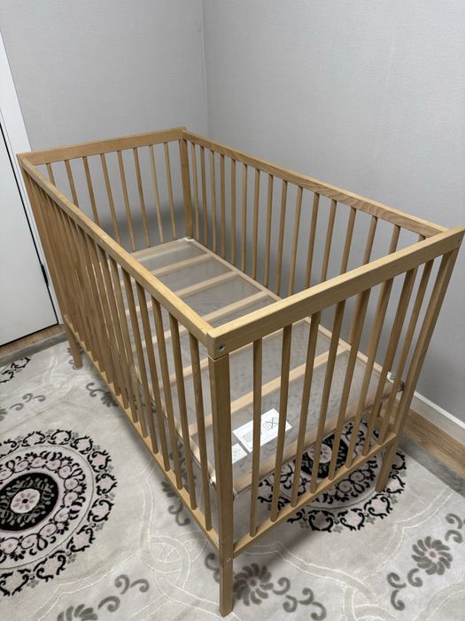 Детская кроватка IKEA Сниглар + матрас с чехлом
