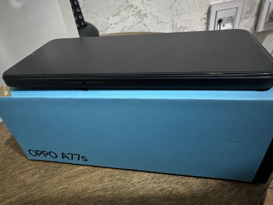 Смартфон OPPO A77s