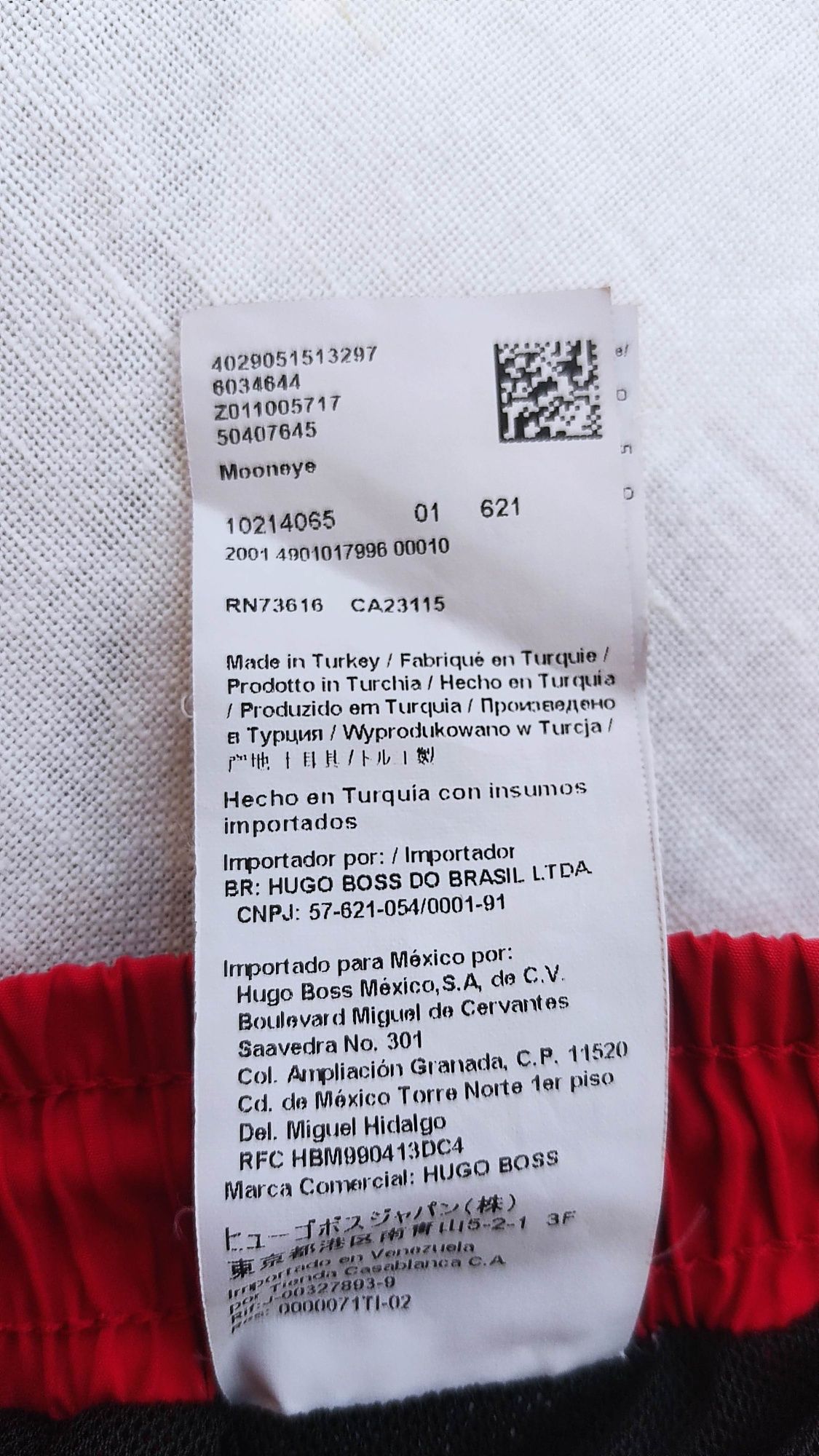 Pantaloni Hugo Boss mărime L bărbați scurți plaja piscina ștrand mare