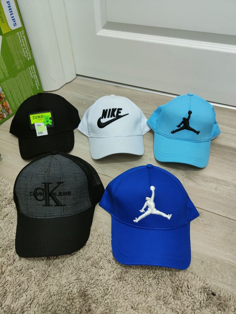 Șapcă Jordan Șapcă NY Șapcă Gucci Șapcă Puma Șapcă  Disquared2 Nike CK