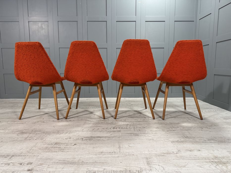 Трапезни столове на Judit Burian & Erika Szek от 50-те У022