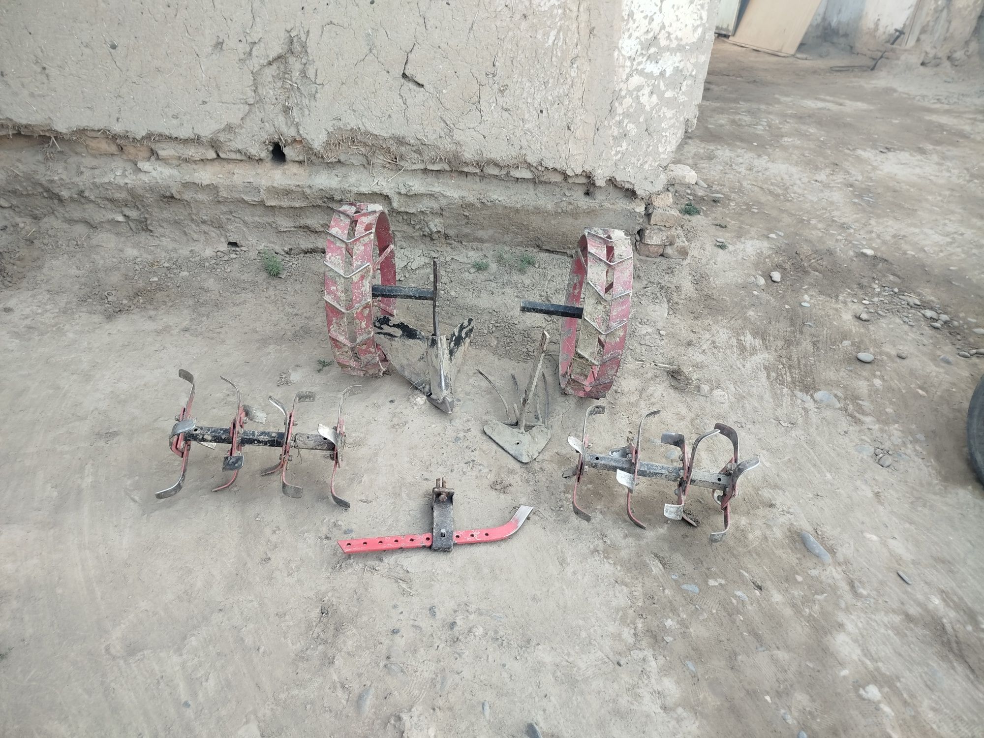 Motoblok sotiladi ot kuchi 177 hp9:talik