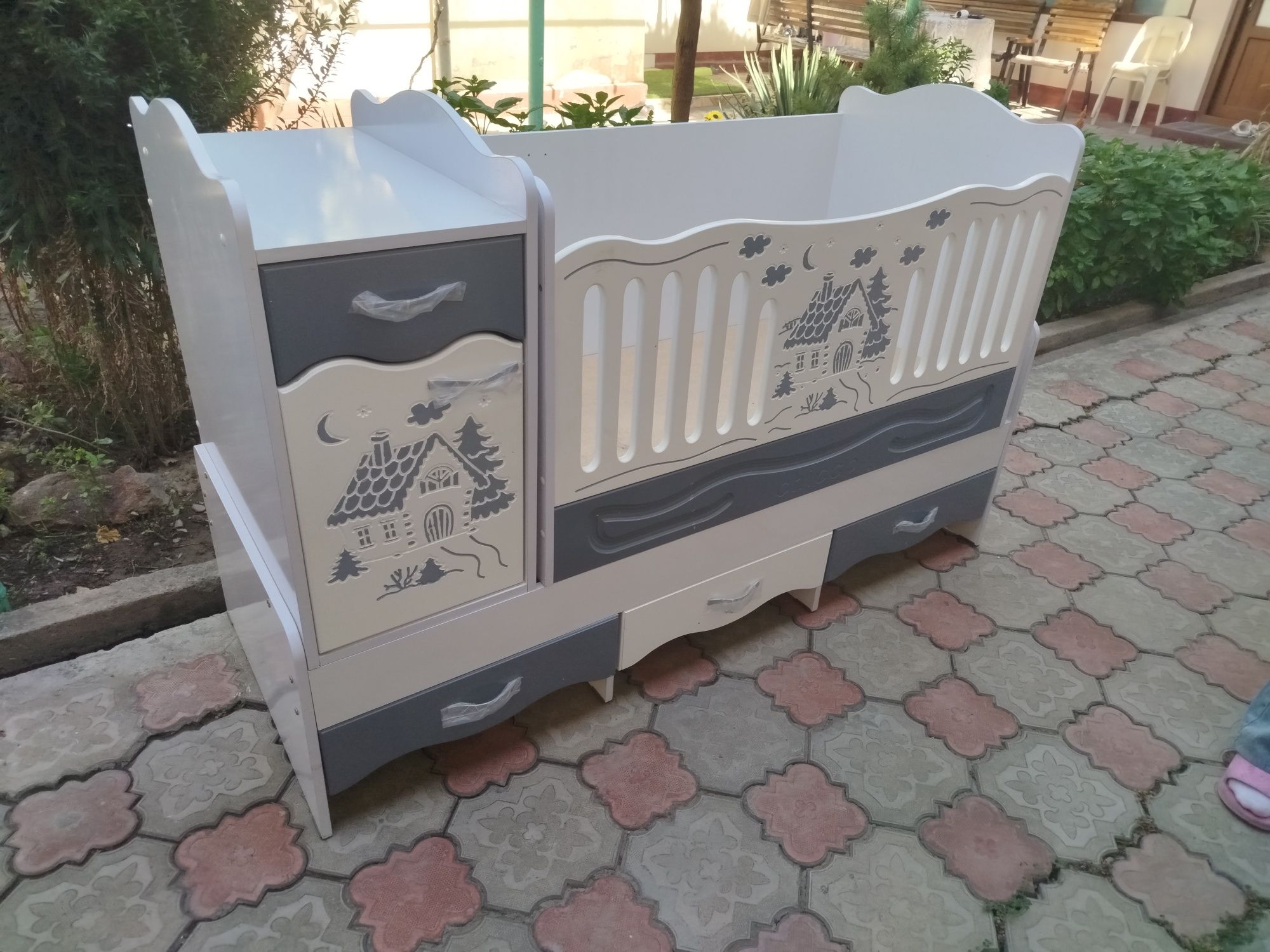 Срочно продам свою детскую кроватьмебель