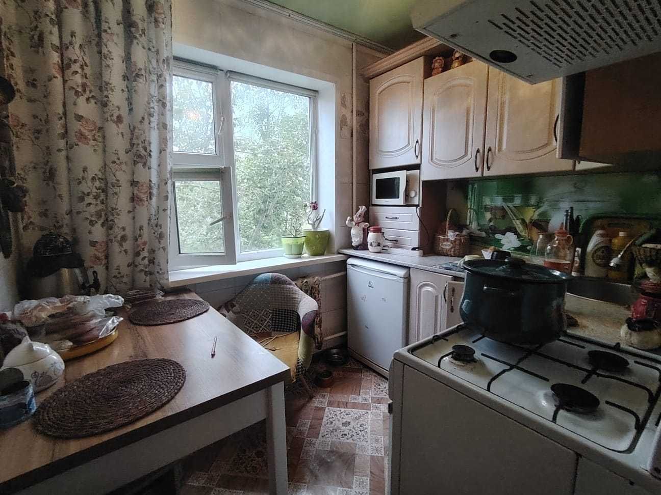 Продам очень хорошую 2х комн квартиру на 2 мкр. по пр.Металлургов