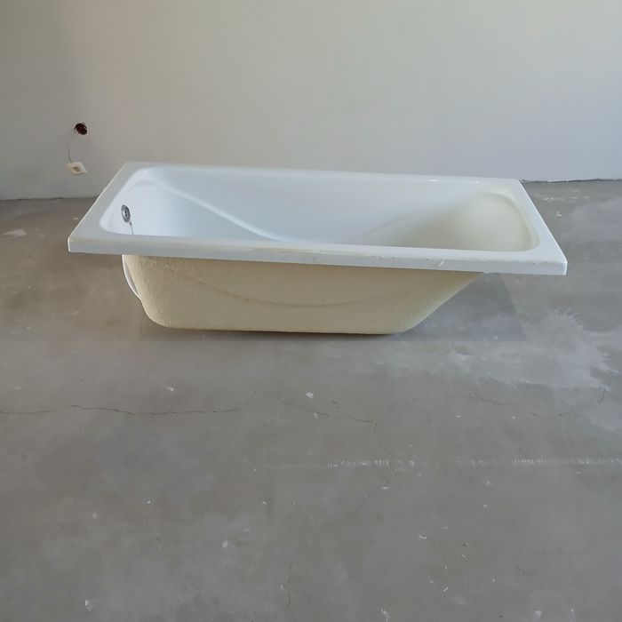 Продам акриловую ванну в идеальном состоянии р-р  1м 60см ×  70 см