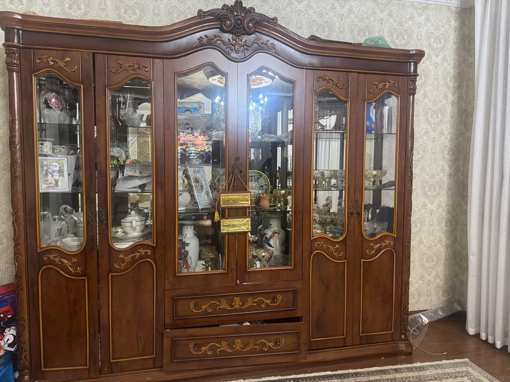 Продам шкаф для зала
