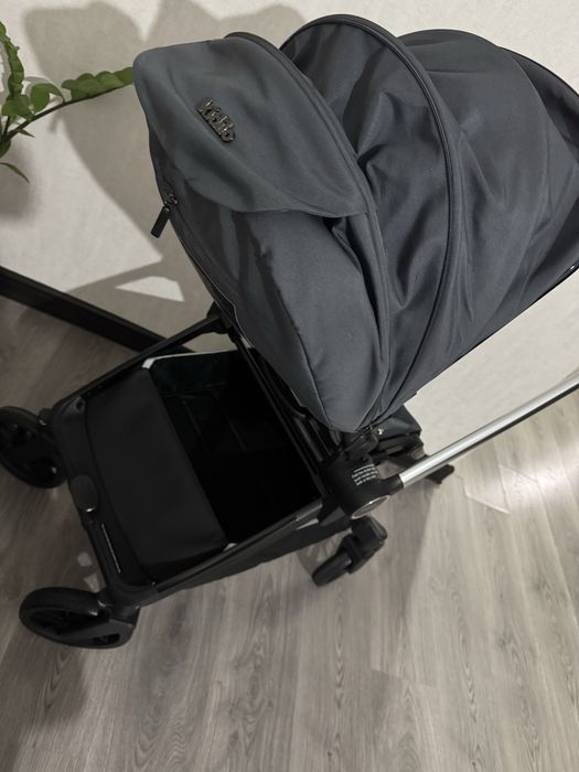 Коляска прогулочная