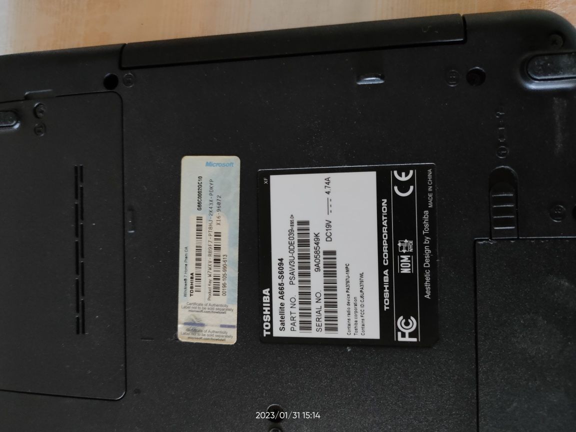 Vand laptop Toshiba Satelite A665, i7, 8 Gb RAM, placa video 512 Mb.