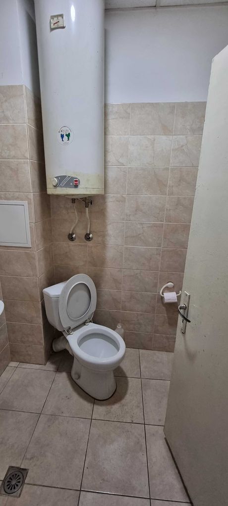 Дава се под наем Магазин в Разград, Абритус - 36 кв.м за 229.5 € - Снимка #3