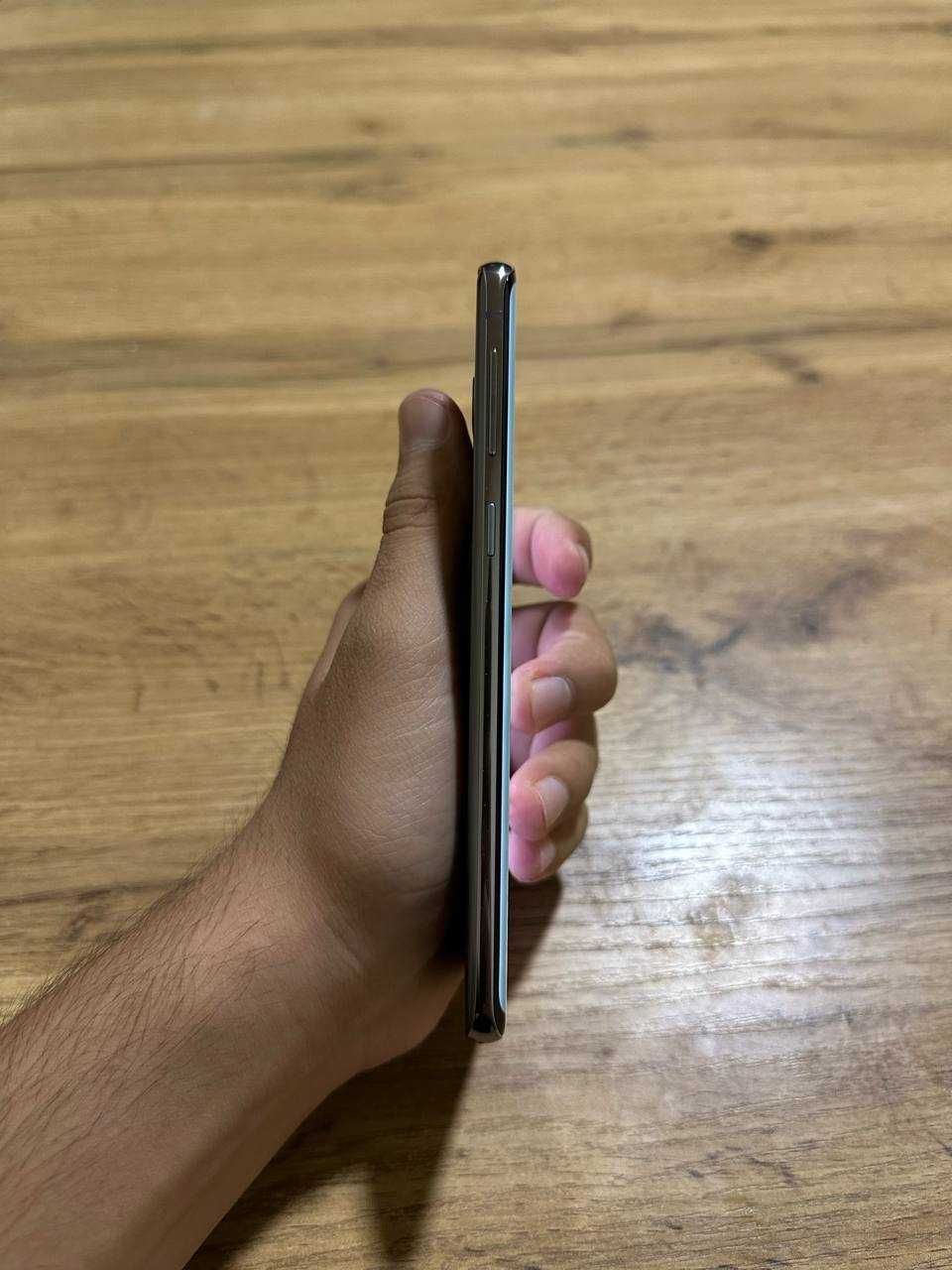 Galaxy S10 ideal holatda, aybi yoq