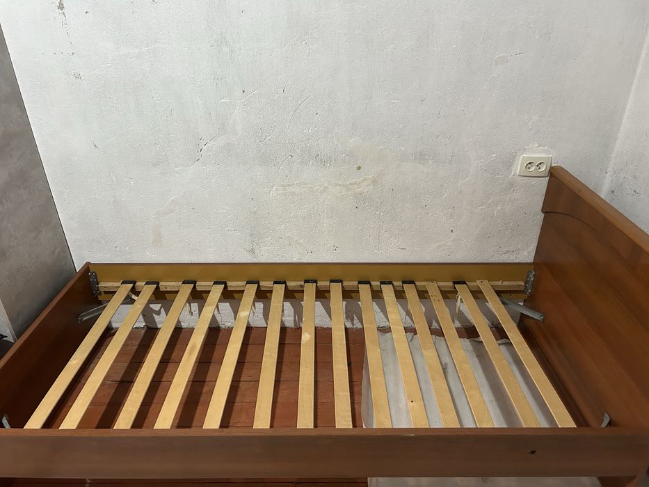 Односпальня кровать