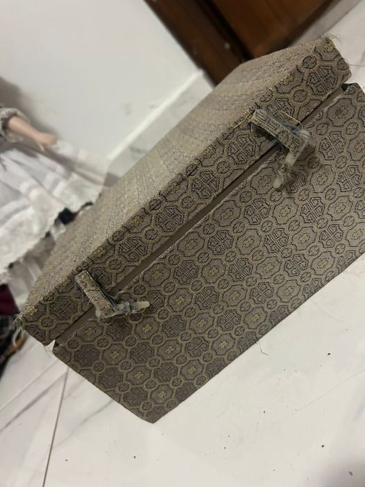 Vând set antic nou!