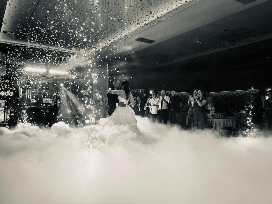 Photobooth -oglinda magica/Baloane fum /Gheata carbonica si artificii