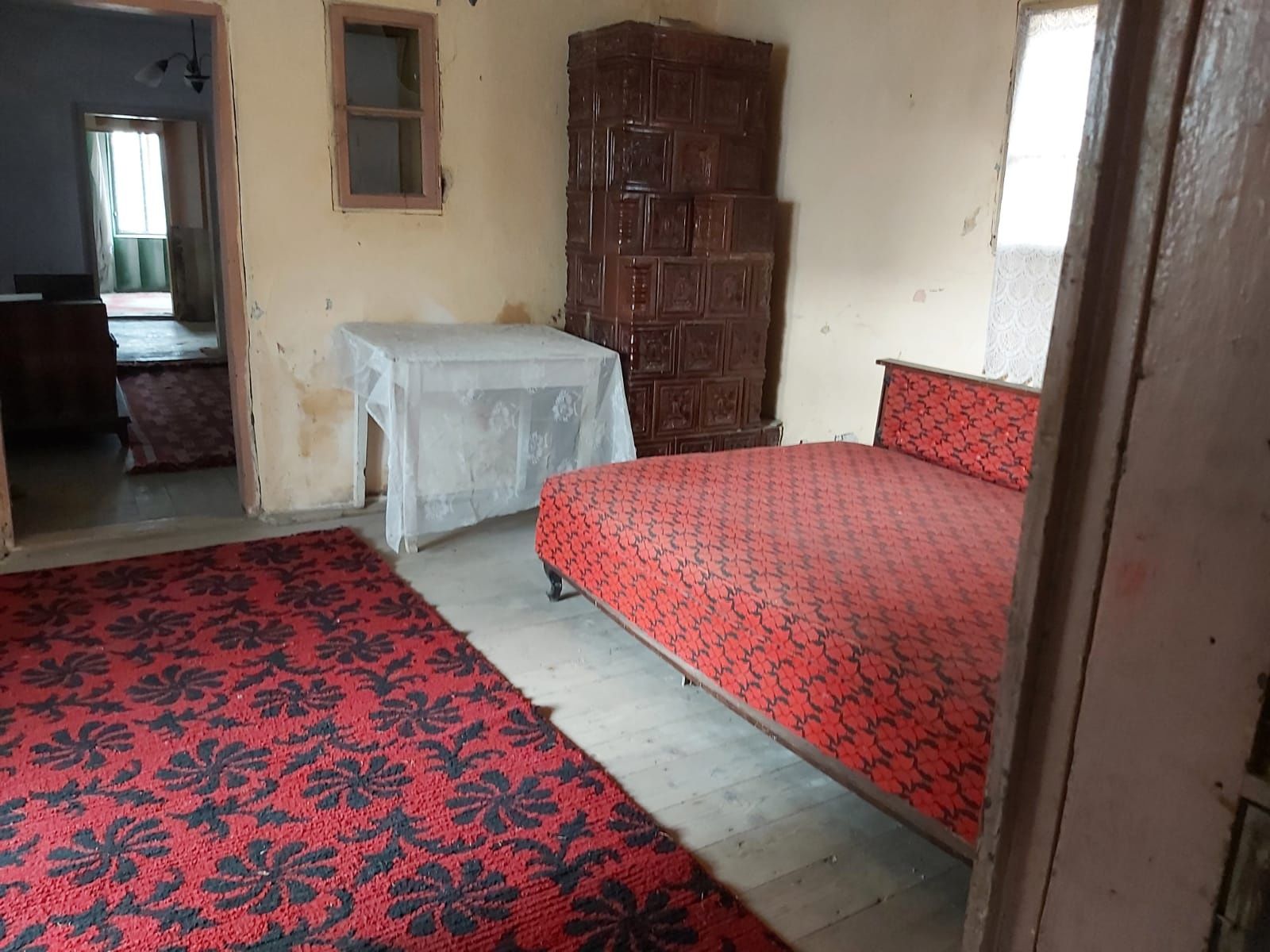 casa  cu toate utilitățile la poartă