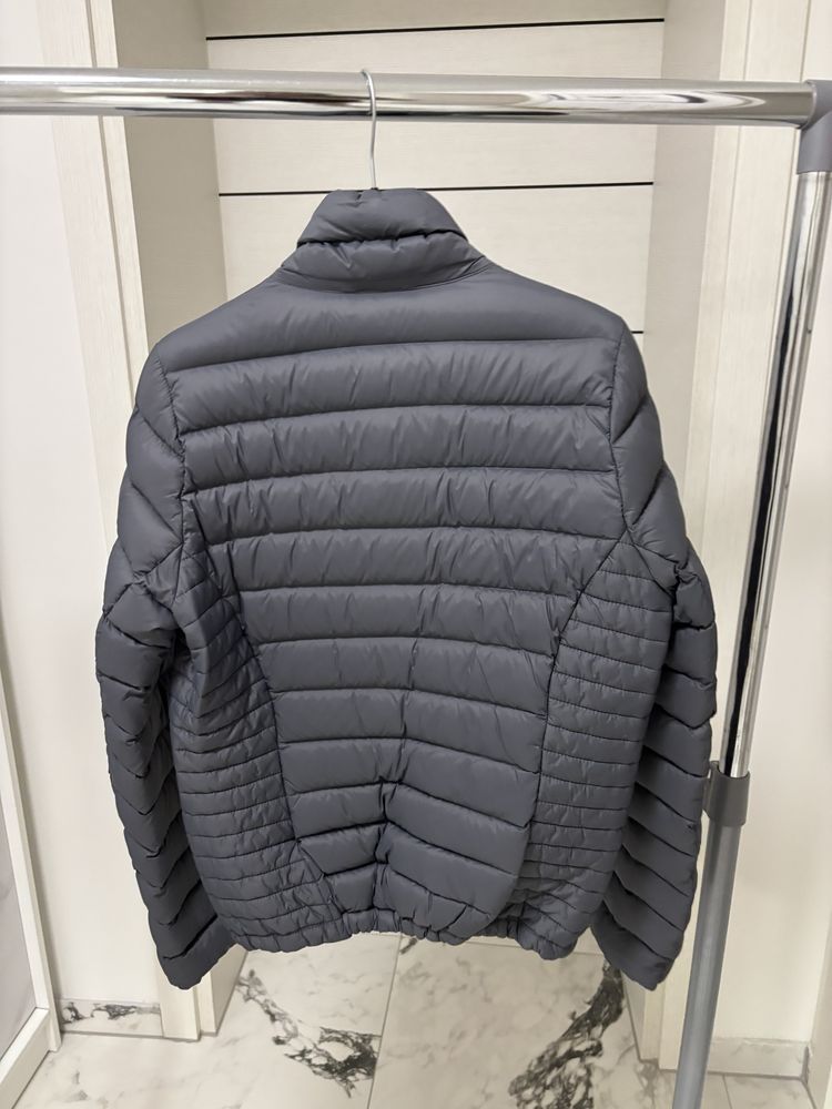 Яке Abercrombie & Fitch