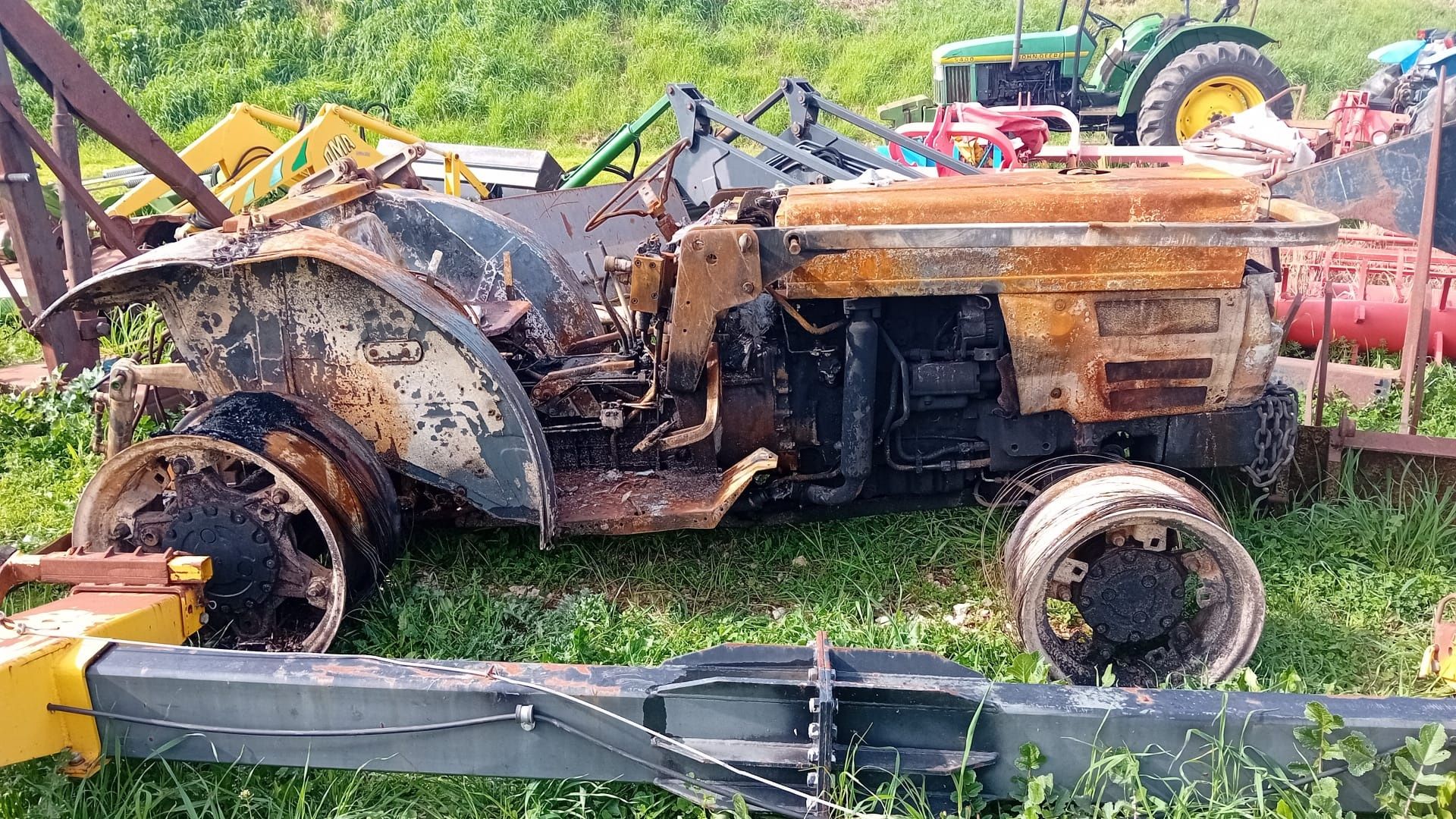 Piese tractor Massey Ferguson viticol