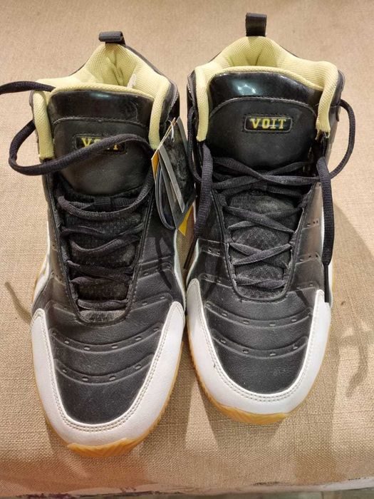 Роскошные кроссовки для спорта в зале - баскетбол, волейбол, гандбол