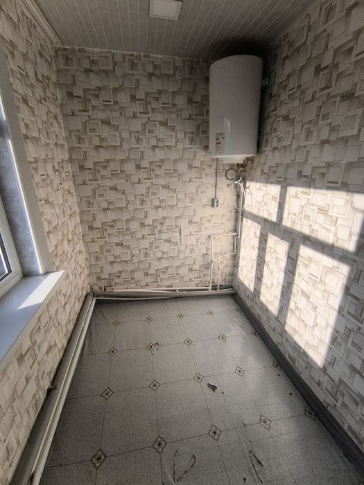 1 ком квартиру Спутник 8. Второй этаж. 32 м2 акфа. В деревянном доме.