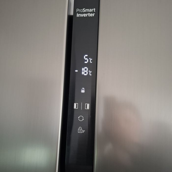 Frigider Beko Side by Side, No Frost